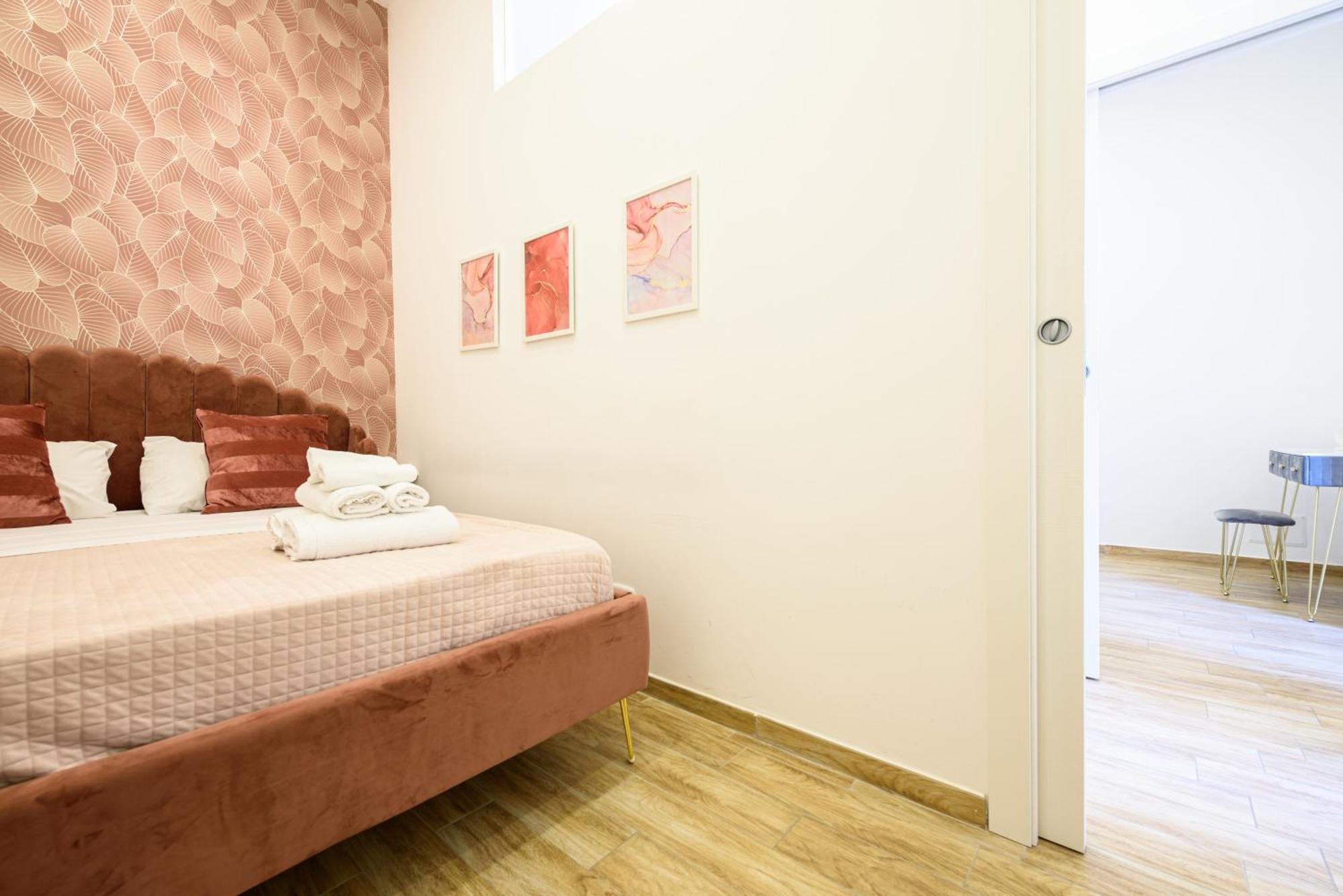 Luxury Apartment In Central City Νάπολη Εξωτερικό φωτογραφία