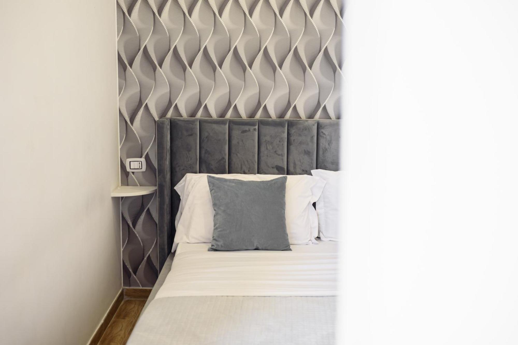 Luxury Apartment In Central City Νάπολη Εξωτερικό φωτογραφία