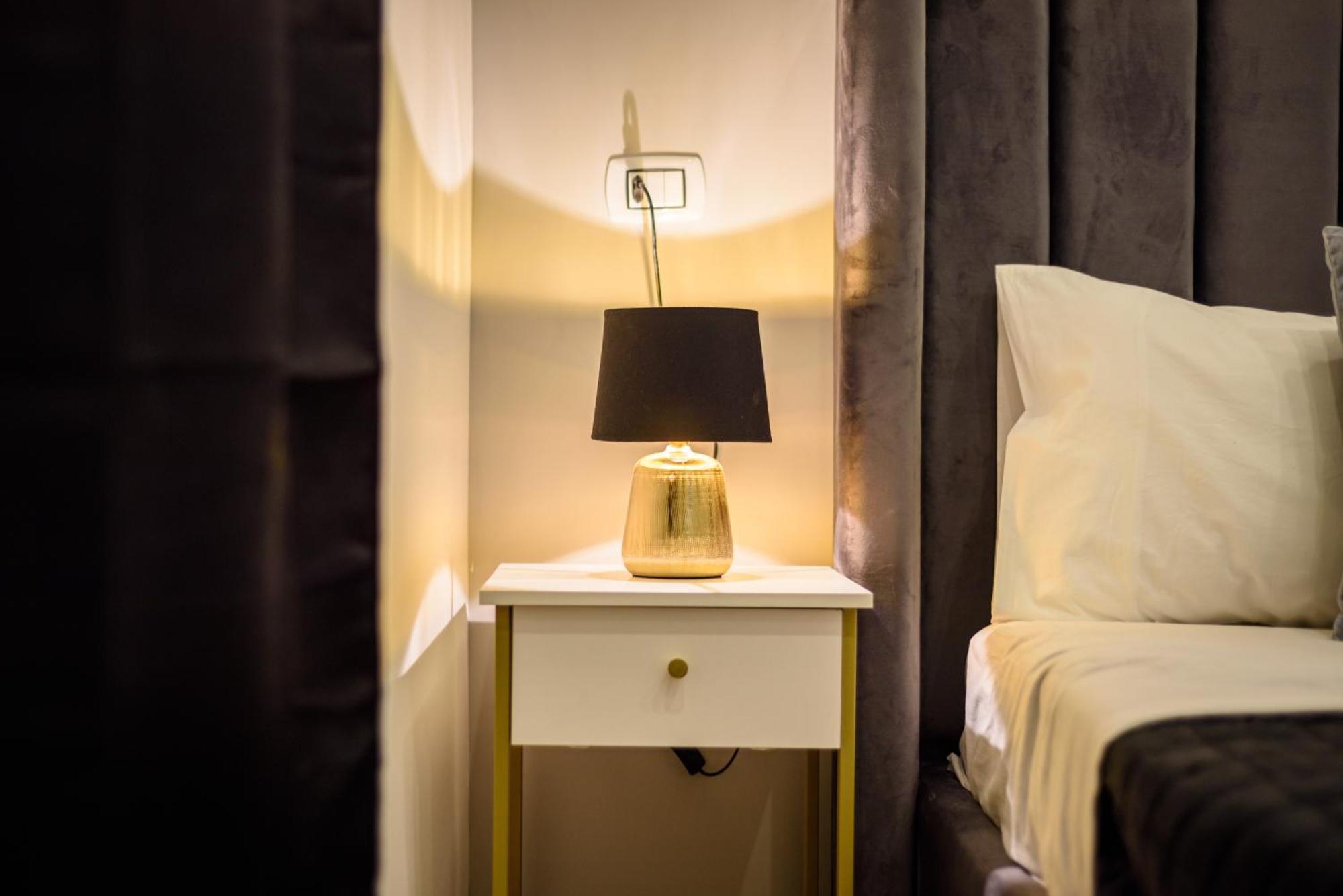 Luxury Apartment In Central City Νάπολη Εξωτερικό φωτογραφία
