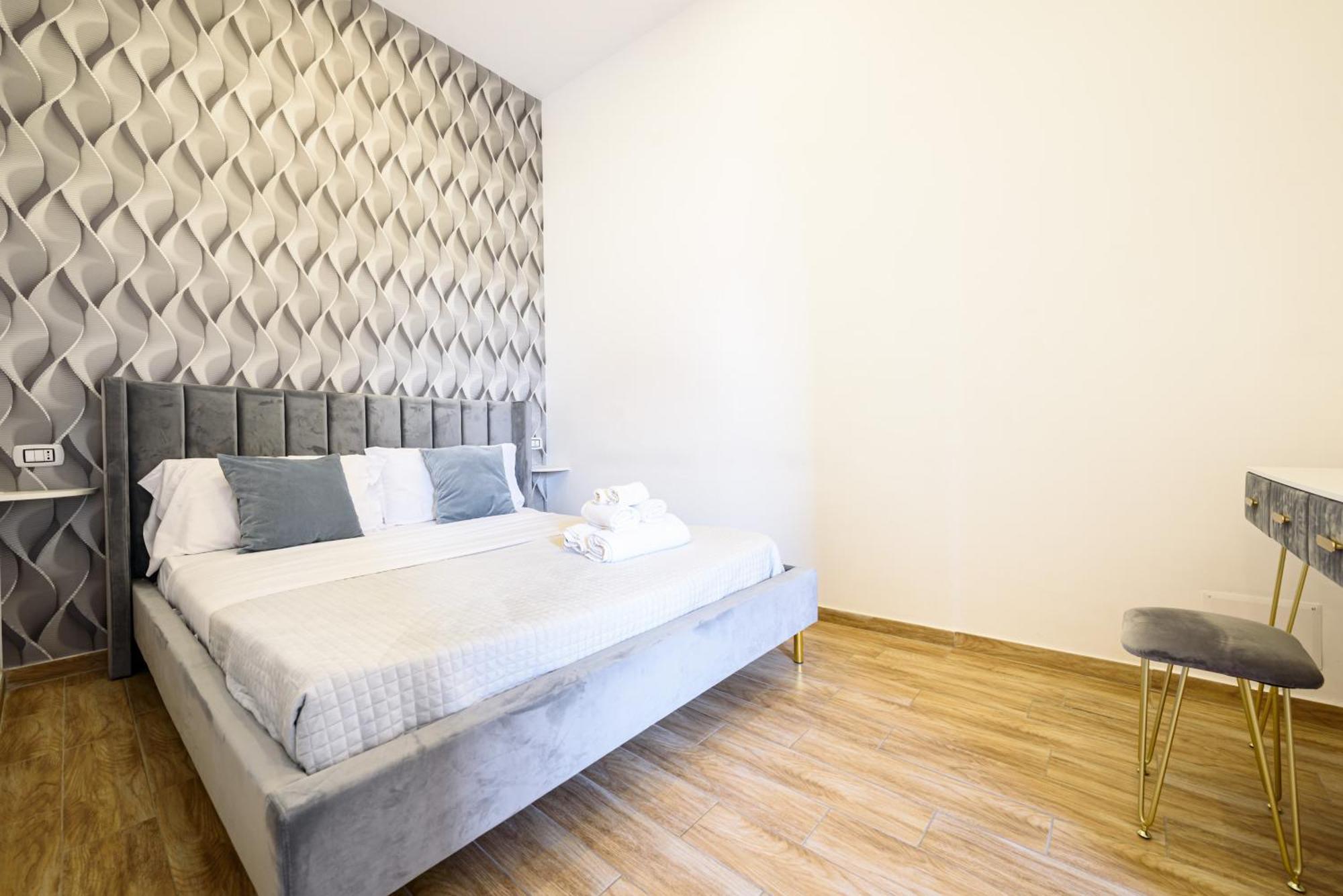 Luxury Apartment In Central City Νάπολη Εξωτερικό φωτογραφία